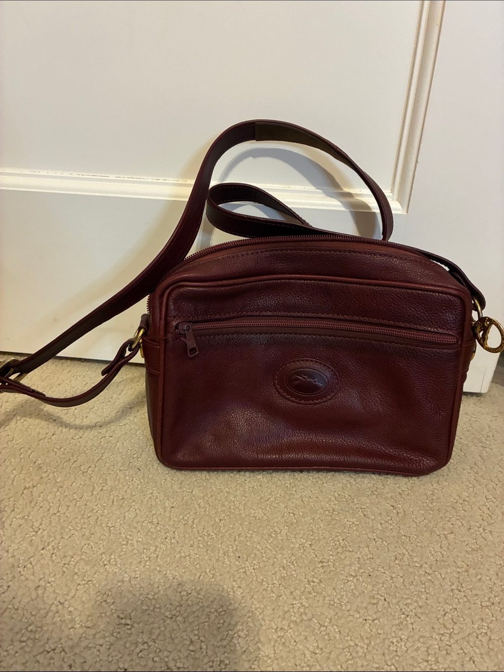 Longchamp Paris Vintage Burgundy Leather Crossbody Camera Bag Gold Hardware👝